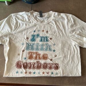 Women’s off White Graphic Gildan T-Shirt Sz Med